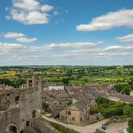 Fox * Middleham